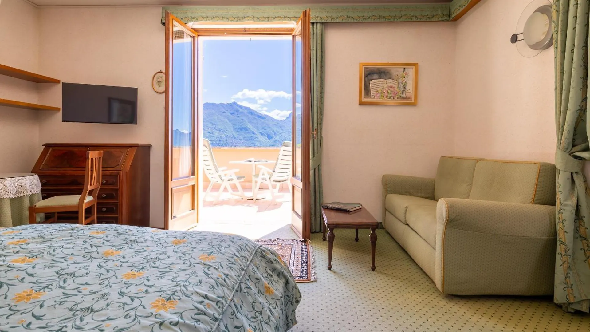 Hotel Royal Menaggio 3*,  Italy