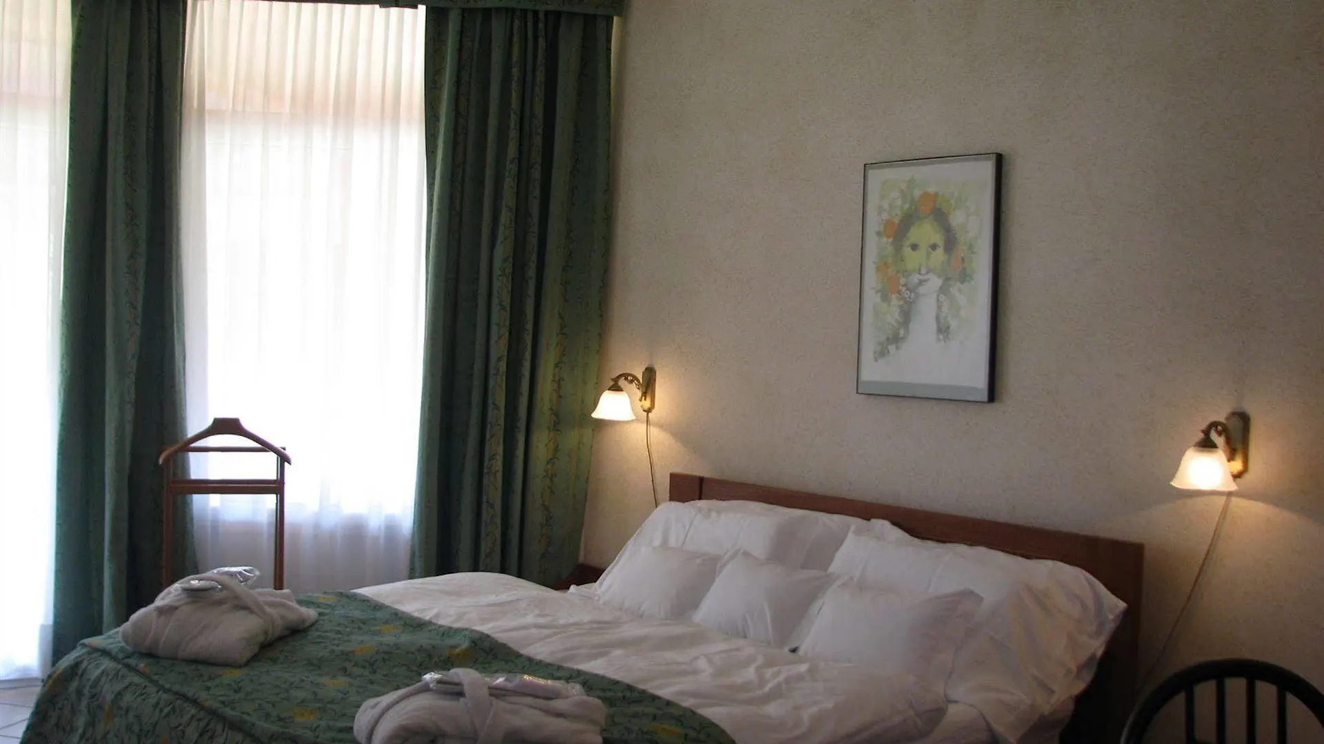 Hotel Royal 메나지오 3*,
